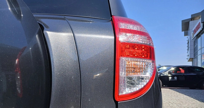 Toyota RAV4 cena 55900 przebieg: 240535, rok produkcji 2011 z Kalisz małe 596